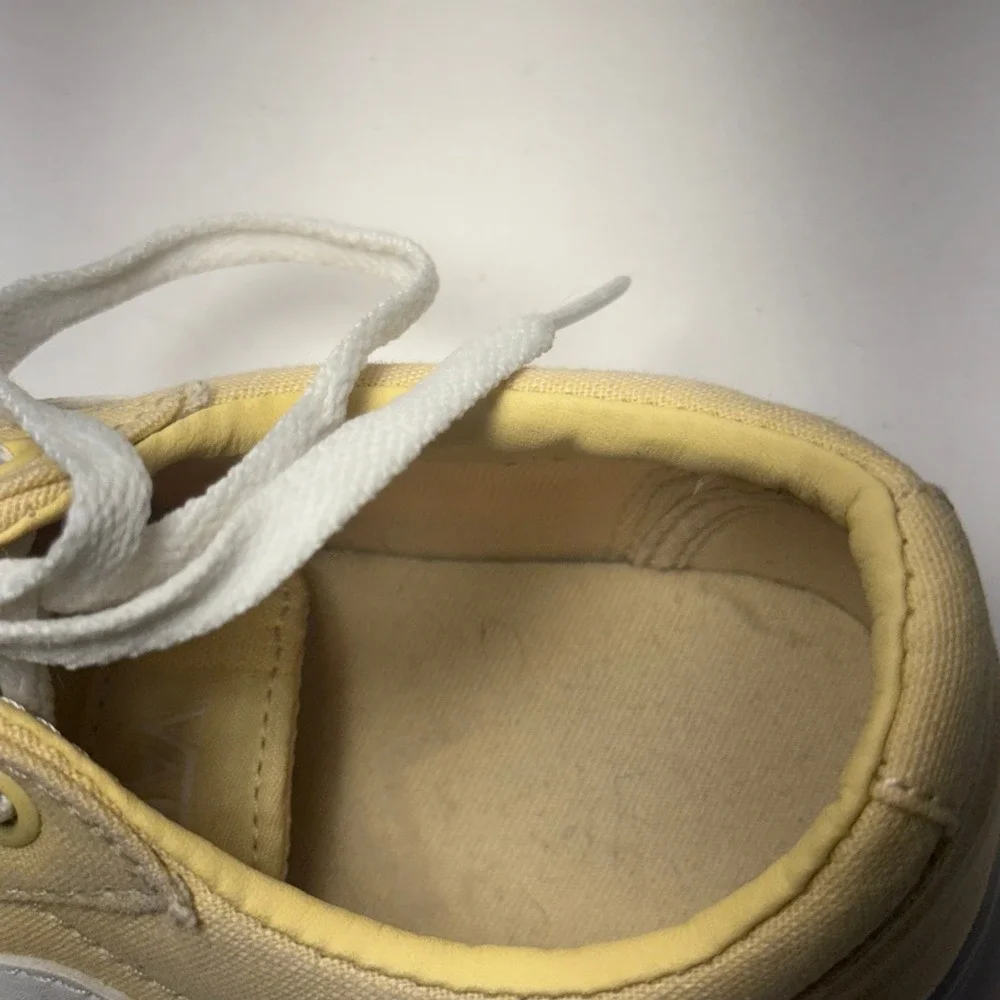 Vans Ward Low Top‎ Pale Yellow Canvas Skate Shoes Womens 7.5 500714